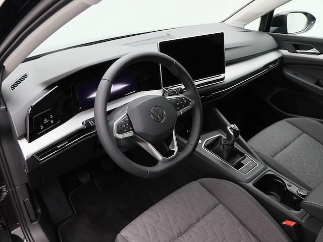 Nieuw VW Golf VIII Edition 116 PK (85 kW) 2025 Zwart (metallic) Stationwagen