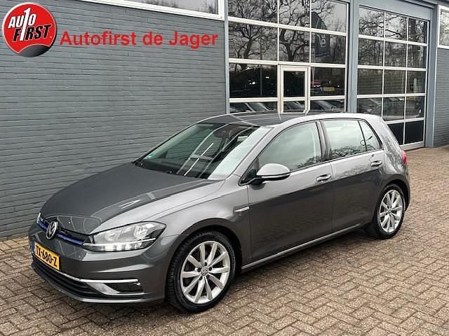 Occasion VW Golf VII Highline 131 PK (96 kW) 2018 Grijs (metallic) Hatchback