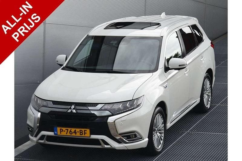 Wit Gebruikt 2019 Mitsubishi Outlander P-HEV Instyle SUV | € 24.750 (Eerlijke prijs) - Afbeelding 1/3