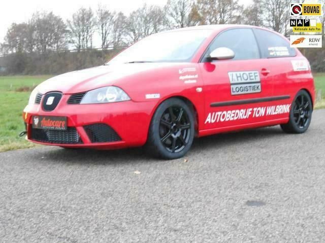 Rood Gebruikt 2004 Seat Ibiza FR Hatchback | € 5.945 - Afbeelding 1/4