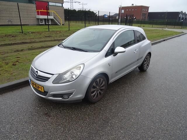 Occasion Opel Corsa Edition 101 PK (74 kW) 2010 Grijs (metallic) Hatchback