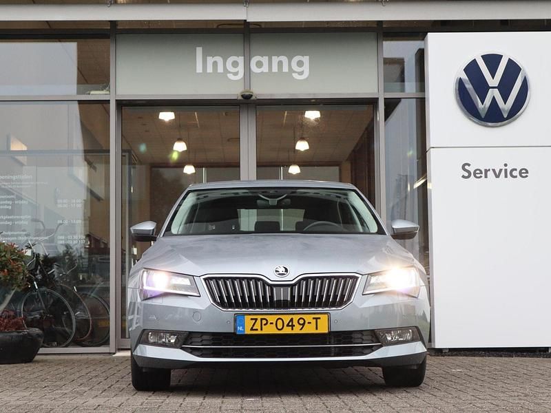 Occasion Skoda Superb Business Line 150 PK (110 kW) 2019 Grijs (metallic) Hatchback