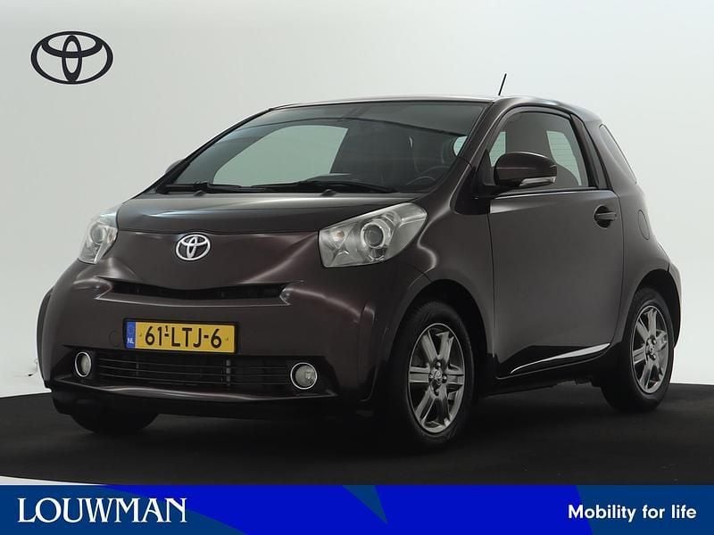 Paars Gebruikt 2010 Toyota iQ Hatchback | € 8.745 (Iets duurder) - Afbeelding 1/3