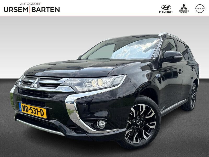 Zwart metallic Gebruikt 2016 Mitsubishi Outlander P-HEV Edition SUV | € 19.730 (Eerlijke prijs) - Afbeelding 1/4