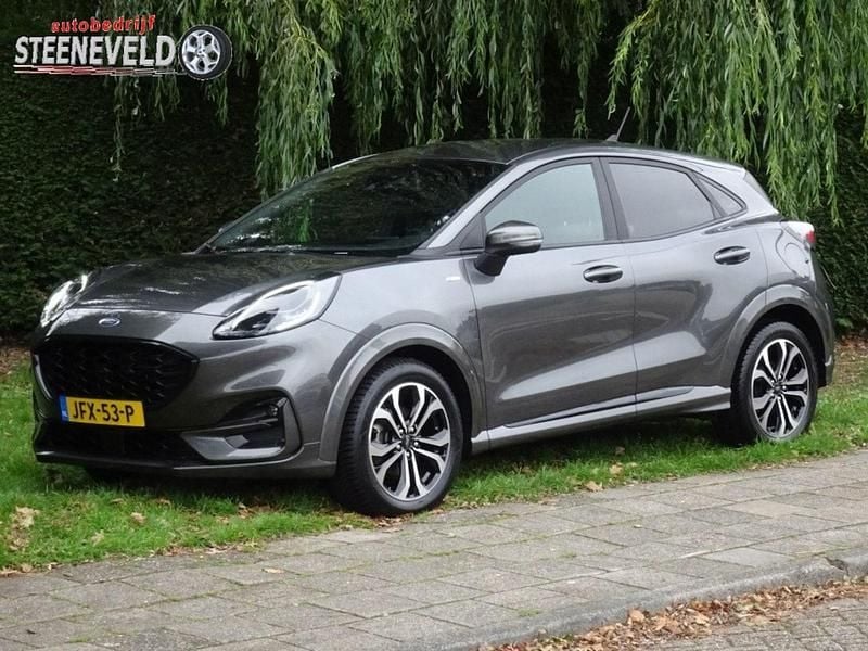 Grijs Gebruikt 2023 Ford Puma ST-Line SUV | € 19.950 (Eerlijke prijs) - Afbeelding 1/4