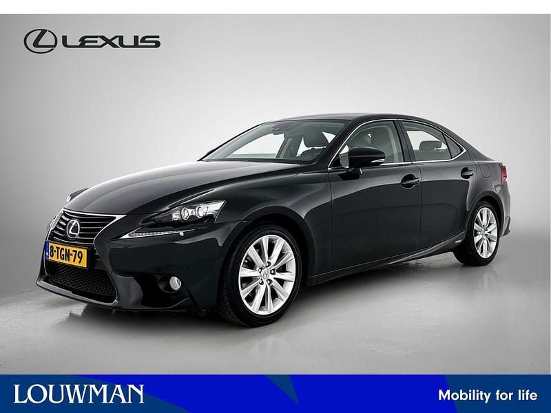 Zwart Gebruikt 2014 Lexus IS300h Sedan | € 19.750 (Eerlijke prijs) - Afbeelding 1/4