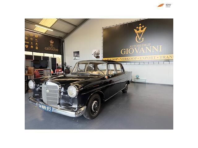 Zwart Gebruikt 1965 Mercedes 190 Sedan | € 14.750 - Afbeelding 1/4