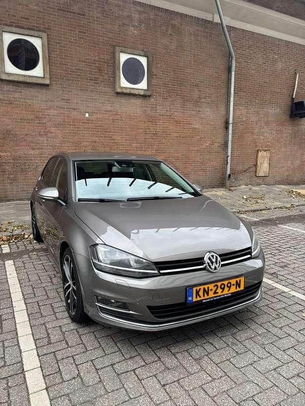 Grijs Occasion 2013 VW Golf VII Highline Stationwagen | € 7.500 (Goede deal) - Afbeelding 1/4