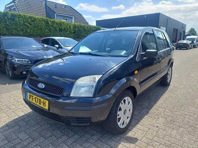 Grijs Gebruikt 2005 Ford Fusion Trend MPV | € 1.199 - Afbeelding 1/4