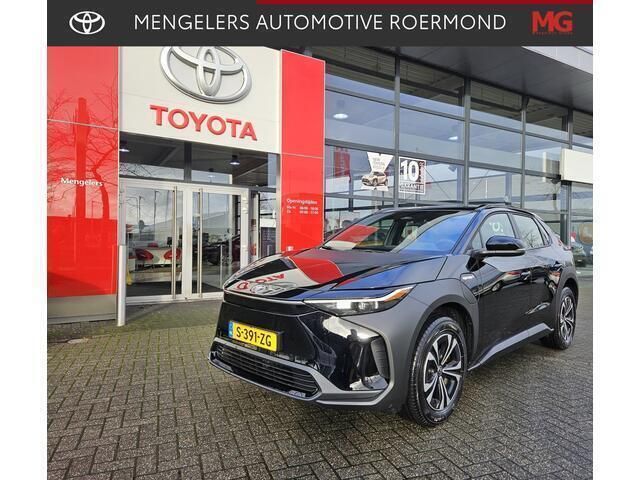 Zwart Gebruikt 2023 Toyota bZ4X Active SUV | € 34.750 (Goede deal) - Afbeelding 1/4