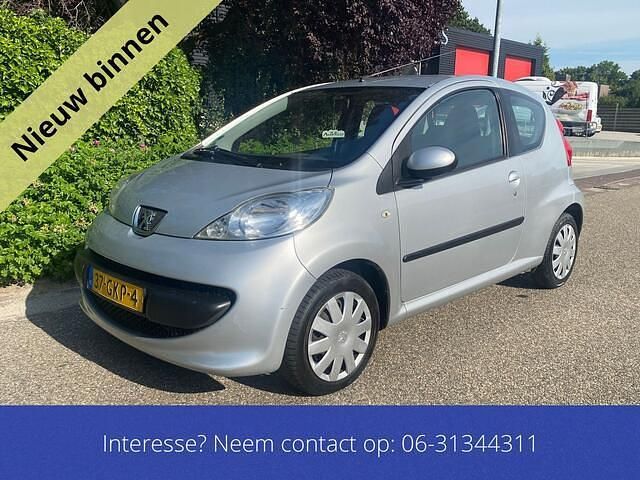 Grijs Gebruikt 2008 Peugeot 107 Hatchback | € 2.199 (Eerlijke prijs) - Afbeelding 1/4