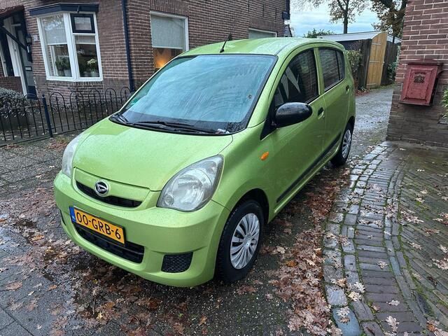 Groen Gebruikt 2008 Daihatsu Cuore Hatchback | € 2.100 (Eerlijke prijs) - Afbeelding 1/4