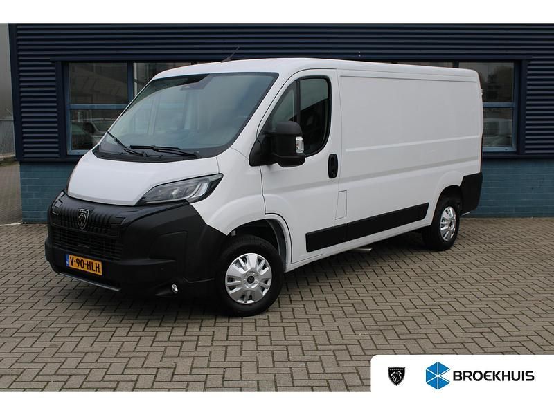 Wit Nieuw 2024 Peugeot Boxer Van | € 23.622 (Eerlijke prijs) - Afbeelding 1/4