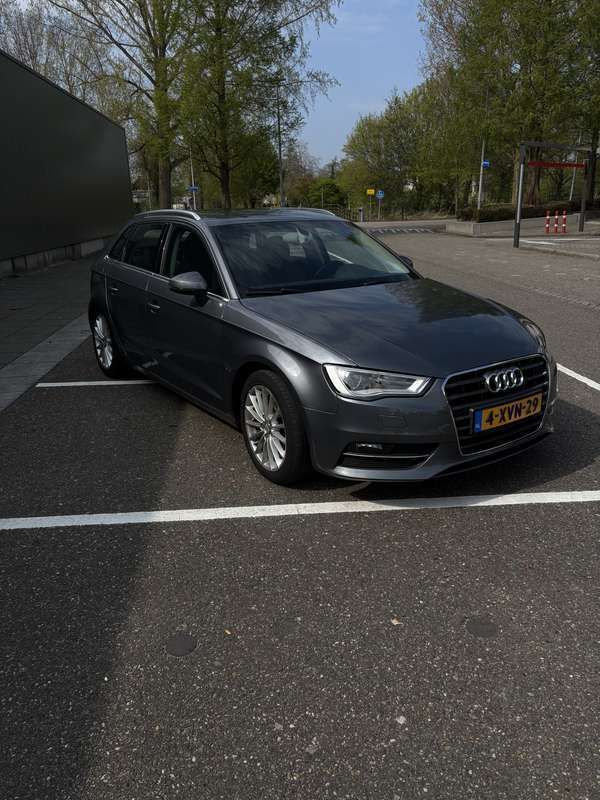 Grijs Gebruikt 2014 Audi A3 Hatchback | € 9.000 (Goede deal) - Afbeelding 1/4