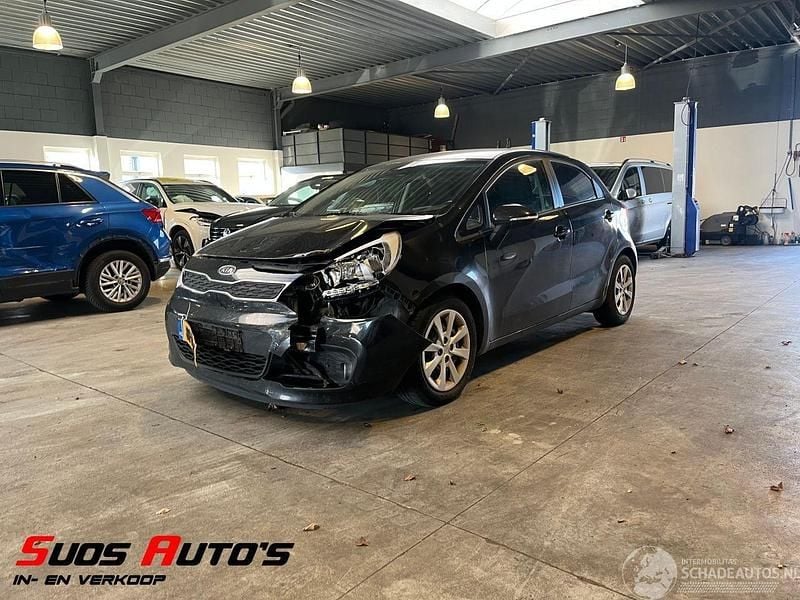 Zwart Gebruikt 2012 Kia Rio Hatchback | € 1.950 (Super prijs) - Afbeelding 1/4