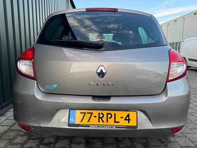 Occasion Renault Clio II Night&Day 112 PK (82 kW) 2011 Bruin Hatchback