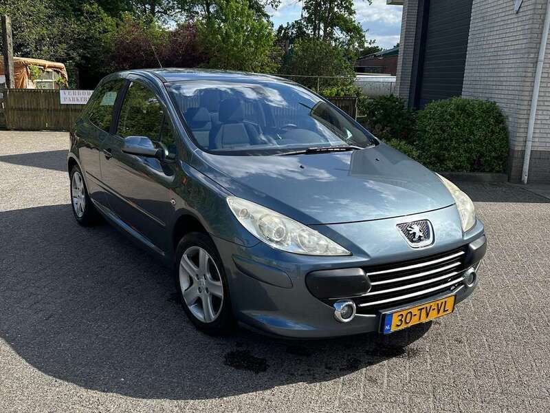 Grijs Gebruikt 2007 Peugeot 307 Premium Hatchback | € 1.500 (Eerlijke prijs) - Afbeelding 1/4