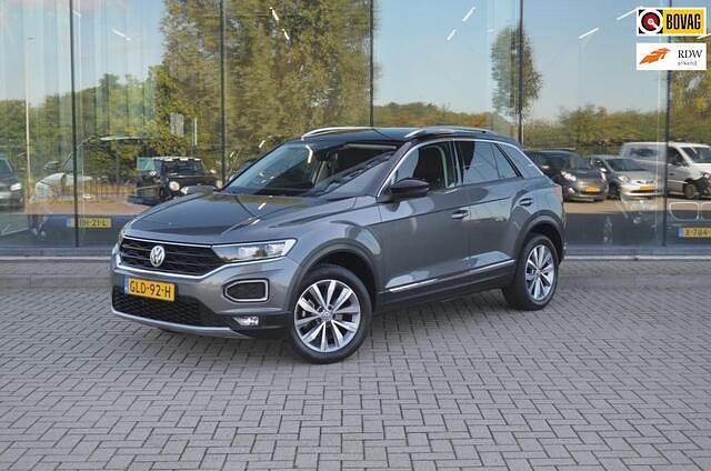 Grijs Occasion 2019 VW T-Roc Sportline SUV | € 23.950 (Eerlijke prijs) - Afbeelding 1/4