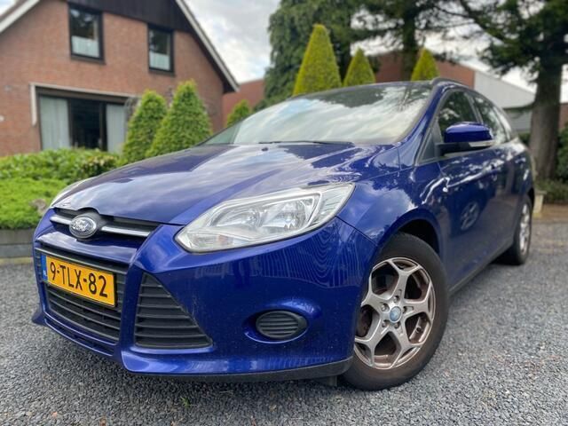 Blauw Gebruikt 2014 Ford Focus Sedan | € 2.500 (Super prijs) - Afbeelding 1/4
