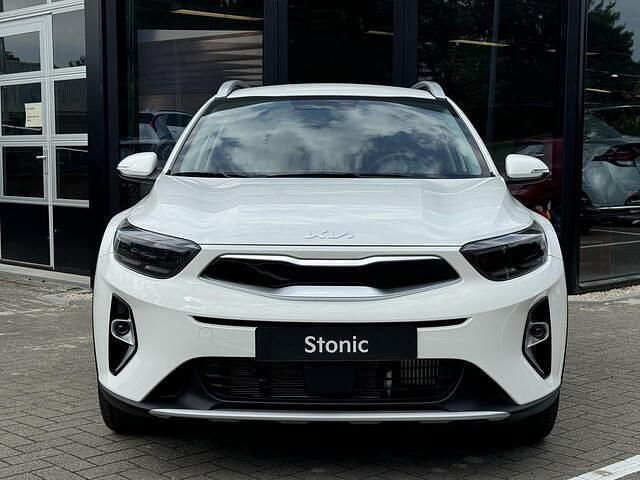 Nieuw Kia Stonic 101 PK (74 kW) 2025 Wit SUV
