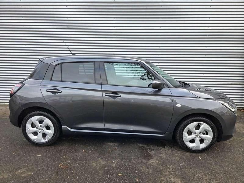 Grijs Gebruikt 2024 Suzuki Swift Hatchback | € 19.750 (Eerlijke prijs) - Afbeelding 1/4
