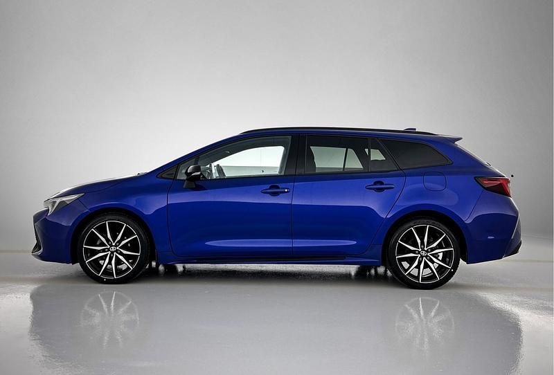 Occasion Toyota Corolla Hybrid Limited 2023 Blauw Stationwagen
