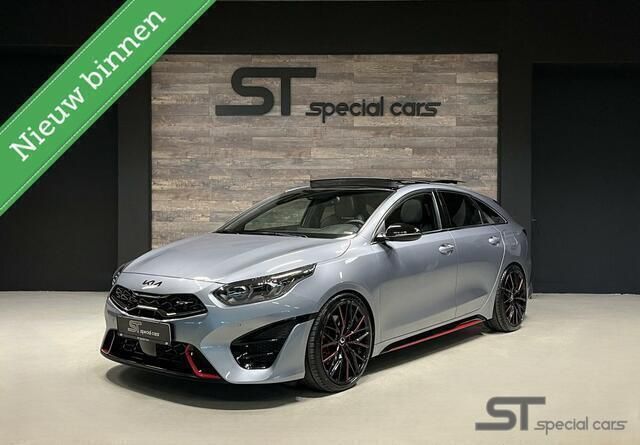 Grijs Gebruikt 2022 Kia ProCeed Hatchback | € 31.995 (Eerlijke prijs) - Afbeelding 1/4