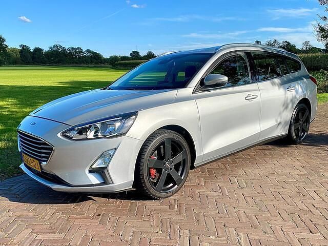 Grijs Gebruikt 2019 Ford Focus Business Edition Stationwagen | € 10.156 (Super prijs) - Afbeelding 1/4