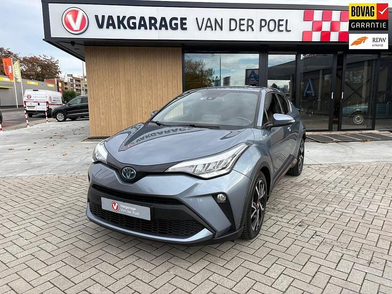 Grijs (metallic) Gebruikt 2020 Toyota C-HR+ Business Edition SUV | € 21.950 - Afbeelding 1/4