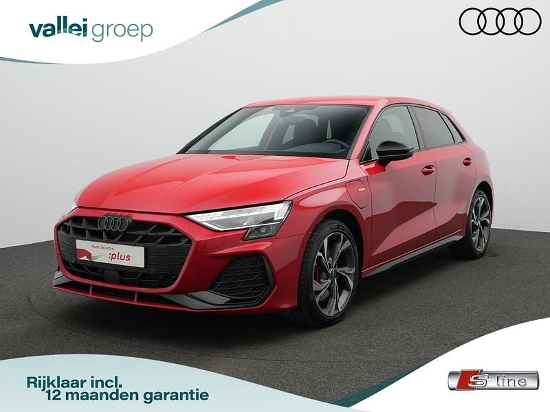 Rood Nieuw 2025 Audi A3 Sportback e-tron S-Line Hatchback | € 45.900 (Goede deal) - Afbeelding 1/4