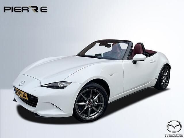 Snowflake white (wit metallic) Gebruikt 2021 Mazda MX5 Edition Cabriolet | € 29.445 (Goede deal) - Afbeelding 1/4