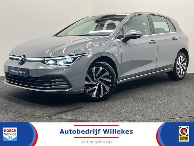 Grijs Gebruikt 2022 VW Golf VIII Style Hatchback | € 24.950 (Super prijs) - Afbeelding 1/4
