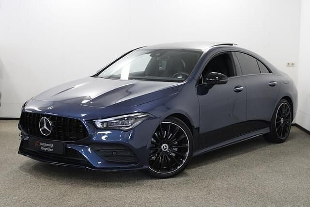 Blauw Gebruikt 2019 Mercedes CLA200 Premium Plus Sedan | € 31.950 (Eerlijke prijs) - Afbeelding 1/4