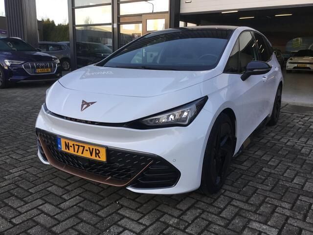 Wit Gebruikt 2021 Cupra Born Hatchback | € 23.900 (Eerlijke prijs) - Afbeelding 1/4