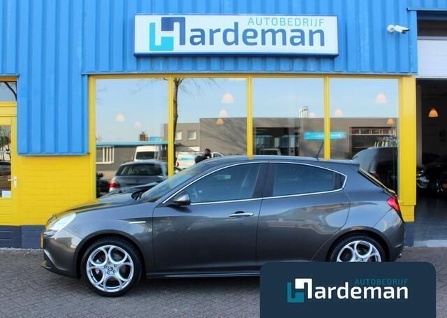 Occasion Alfa Romeo Giulietta Distinctive 170 PK (125 kW) 2011 Grijs Hatchback