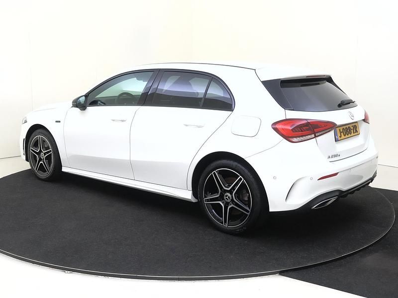 Occasion Mercedes A250 Business 218 PK (160 kW) 2020 Wit Hatchback