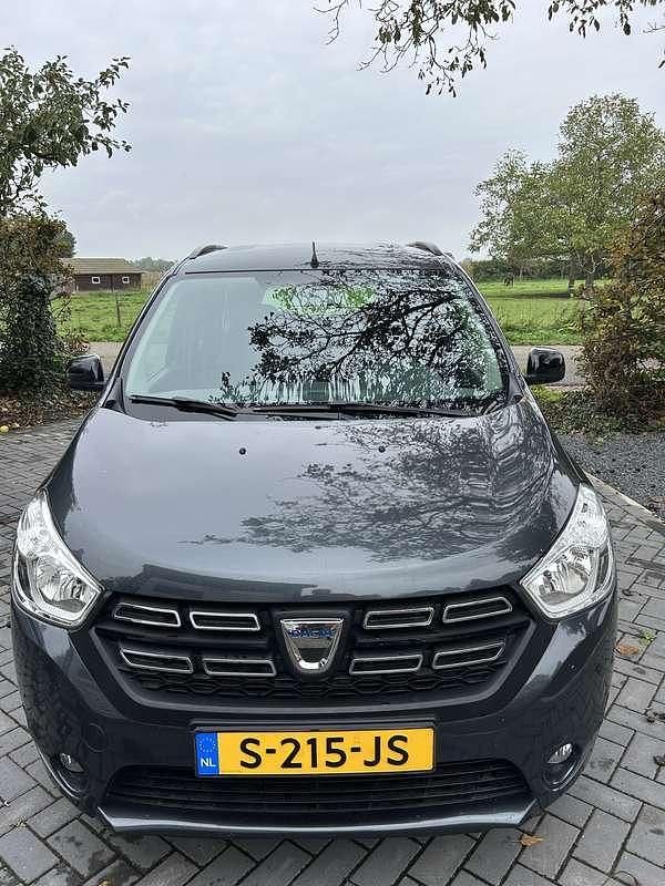 Grijs Gebruikt 2019 Dacia Lodgy MPV | € 11.000 (Eerlijke prijs) - Afbeelding 1/4