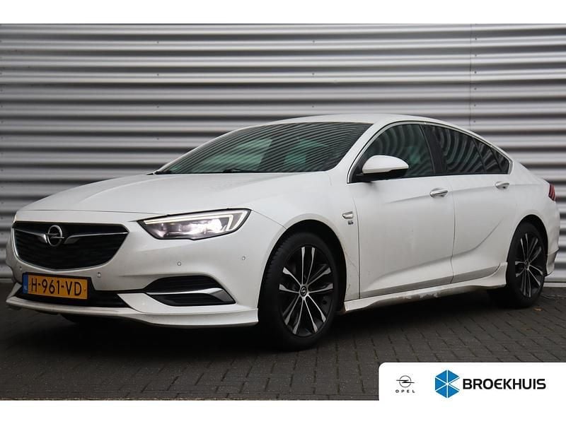 Wit Occasion 2020 Opel Insignia OPC Hatchback | € 20.895 (Goede deal) - Afbeelding 1/1