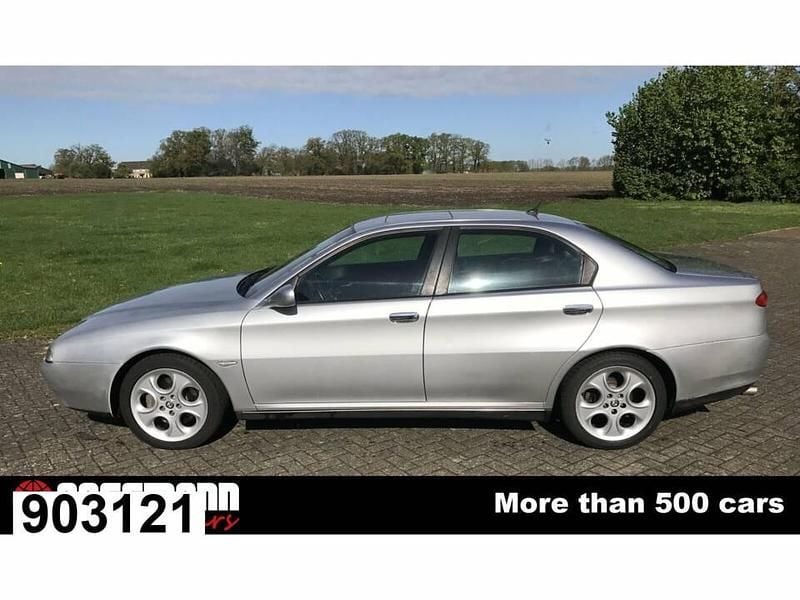 Zilversilber Gebruikt 2002 Alfa Romeo 166 Sedan | € 8.900 - Afbeelding 1/4
