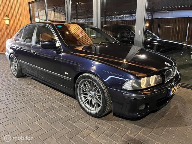 Zwart Gebruikt 2003 BMW 530 M Sport Sedan | € 14.950 - Afbeelding 1/4