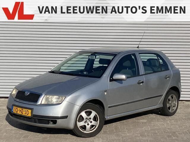 Grijs Gebruikt 2002 Skoda Fabia Comfort Hatchback | € 1.748 (Eerlijke prijs) - Afbeelding 1/4