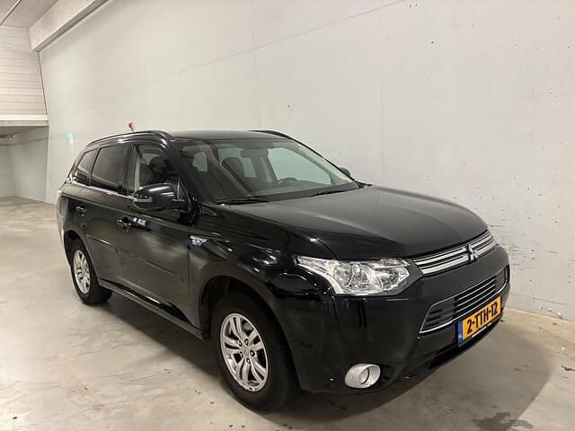 Occasion Mitsubishi Outlander 121 PK (88 kW) 2014 Zwart SUV