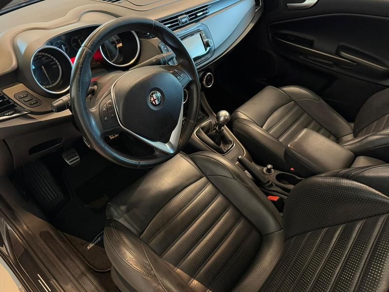 Occasion Alfa Romeo Giulietta 120 PK (88 kW) 2015 Grijs Hatchback