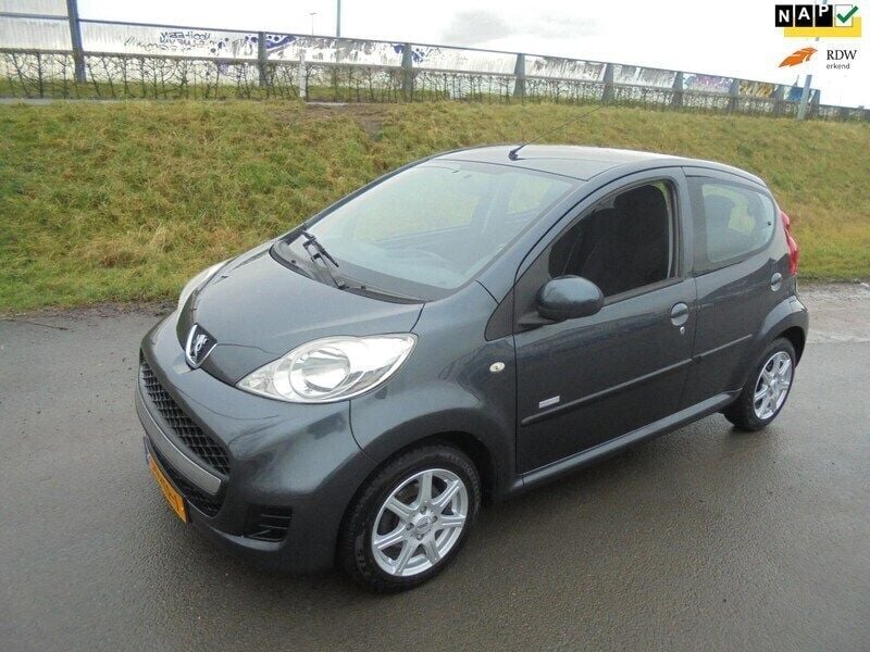 Grijs Gebruikt 2011 Peugeot 107 Hatchback | € 3.950 (Eerlijke prijs) - Afbeelding 1/4