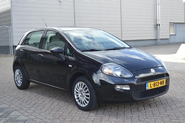 Zwart Gebruikt 2012 Fiat Punto Evo Pop Hatchback | € 4.249 (Eerlijke prijs) - Afbeelding 1/4