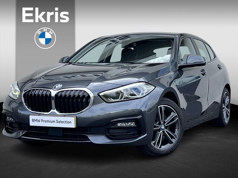 Grijs Gebruikt 2021 BMW 118 Executive Hatchback | € 22.950 (Eerlijke prijs) - Afbeelding 1/4