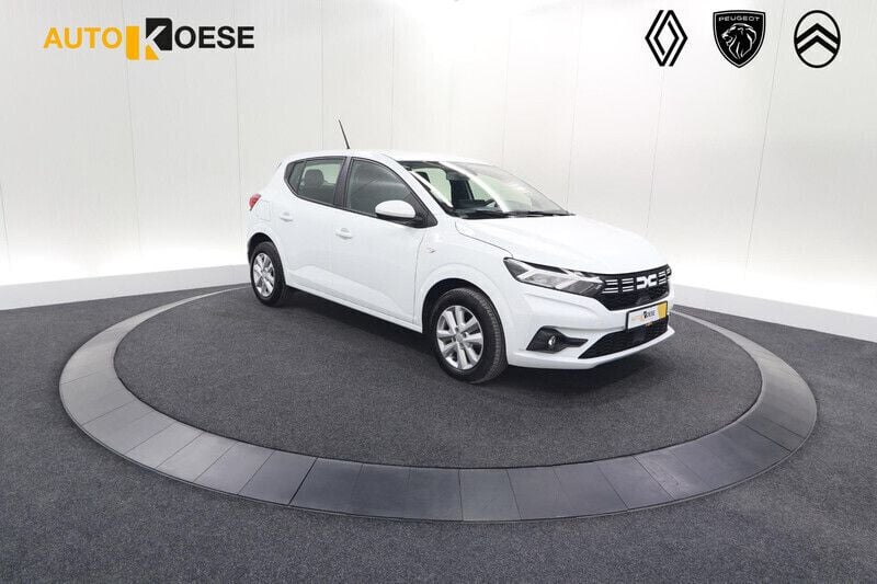 Wit Gebruikt 2024 Dacia Sandero Expression Hatchback | € 19.900 (Goede deal) - Afbeelding 1/4