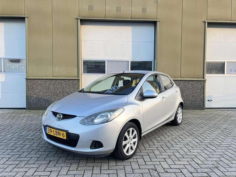 Grijs Occasion 2010 Mazda 2 Hatchback | € 4.500 (Eerlijke prijs) - Afbeelding 1/4
