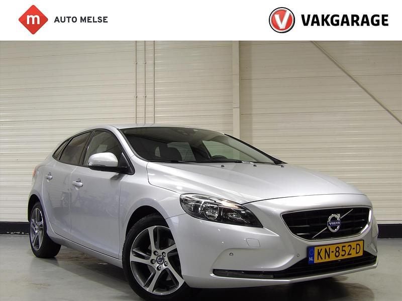 Grijs Gebruikt 2016 Volvo V40 Hatchback | € 14.945 (Super prijs) - Afbeelding 1/4