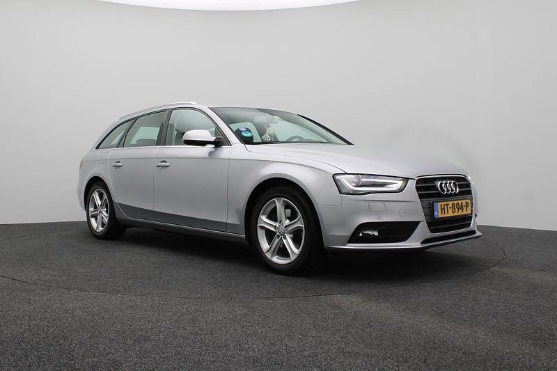 Grijs (metallic) Occasion 2016 Audi A4 Stationwagen | € 12.499 (Duur) - Afbeelding 1/4